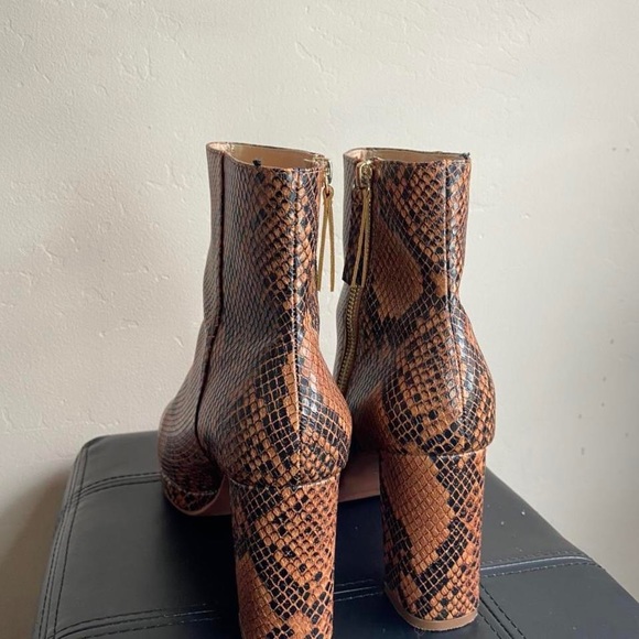 Y2K Minimalist H&M Faux Leather Snakeskin Boots - Picture 3 of 9